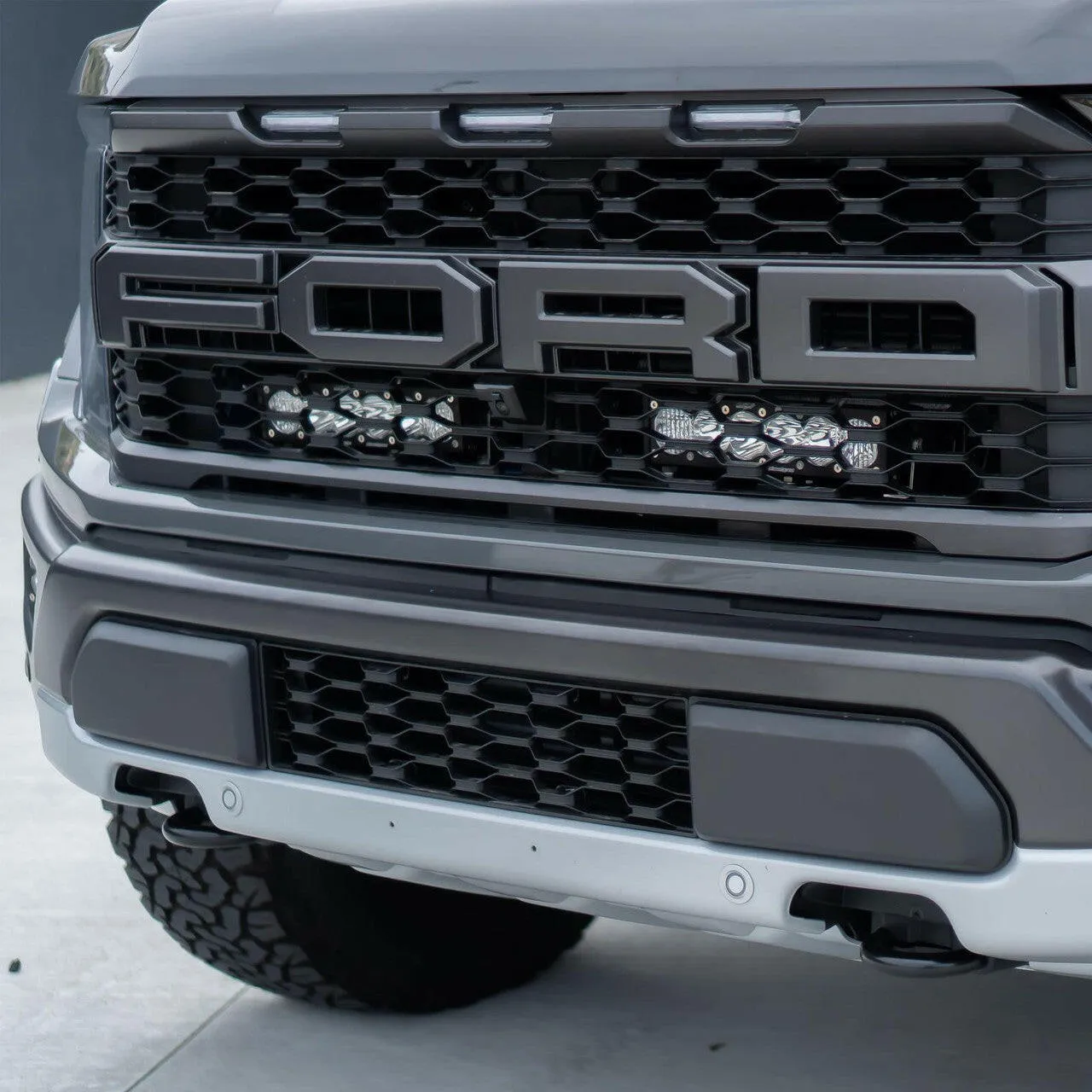 Ford OnX6  10 Inch Dual Behind Grille Light Bar Kit - Ford 2021-22 F-150; NOTE: Raptor