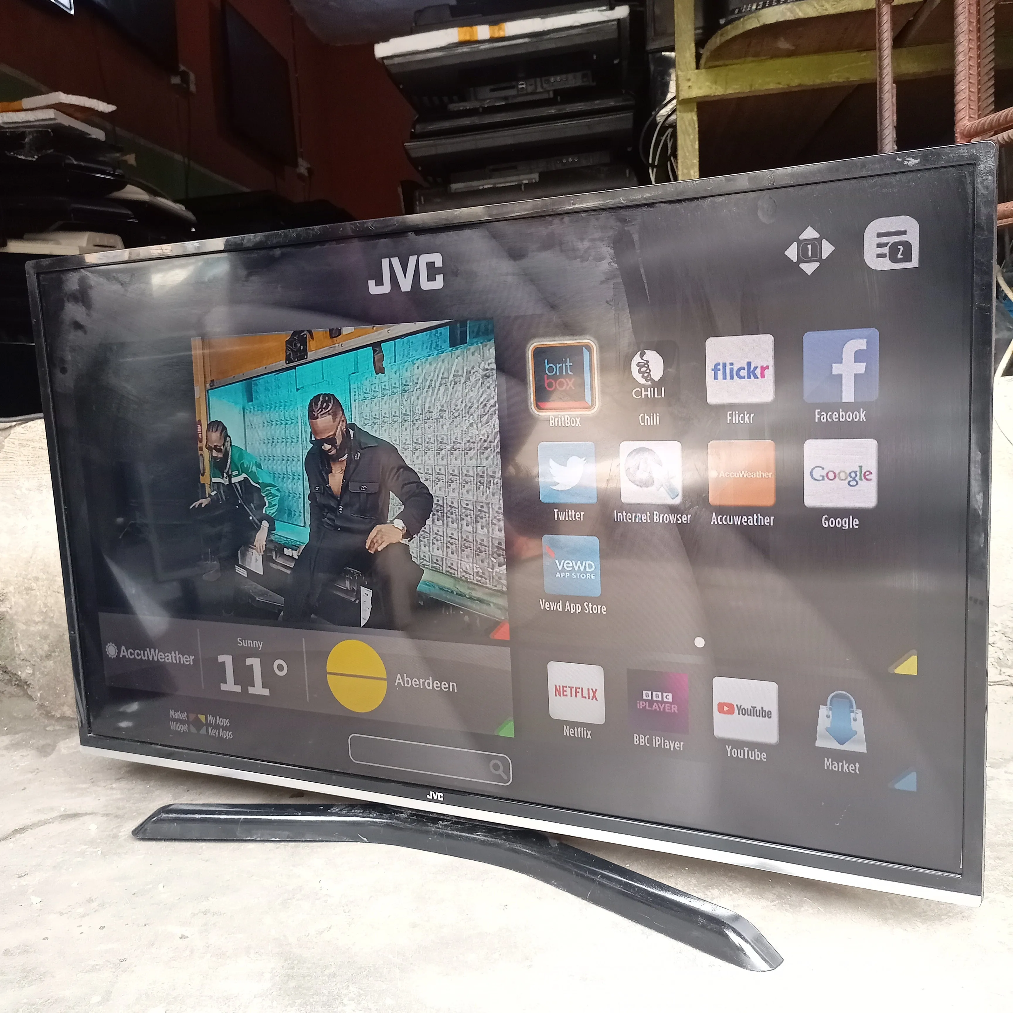 JVC 40 Inch LT-40C750 Built-in WiFi Smart Full HD LED TV   Netflix, YouTube - London Used